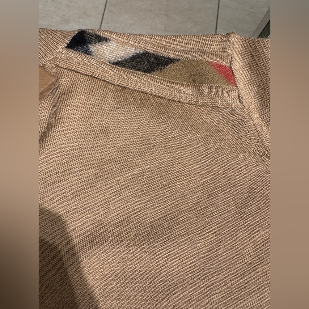 Sale ends 5/20 Burberry Wool Sweater Beige Women's L NWT - Picture 3 of 6